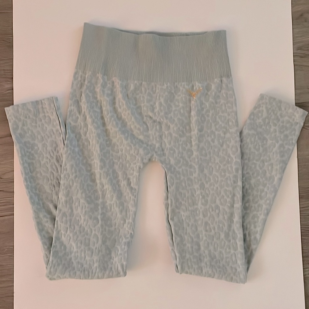 Nikibiki gym leggings